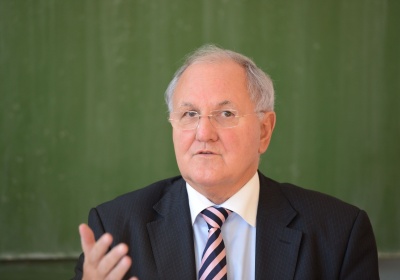 Minister Dušan Čaplovič navštívil Základnú školu Dr. J. Dérera v Malackách