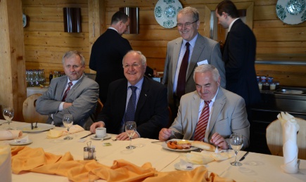 Minister Dušan Čaplovič sa zúčastnil na pracovných raňajkách bipartity