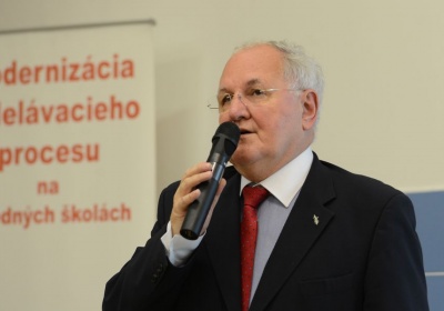 Otvorenie medzinárodnej konferencie Čaro vedy začína v škole