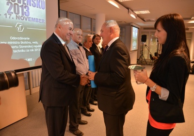 Minister Dušan Čaplovič odovzdal ceny za vedu a techniku za rok 2013