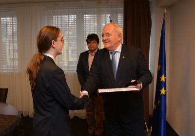Minister školstva Dušan Čaplovič odovzdal ďakovné listy úspešným vysokoškolákom