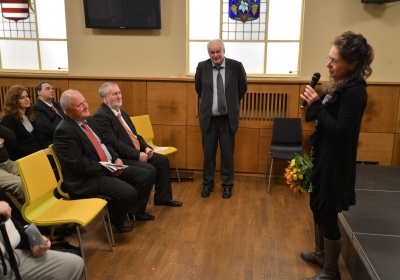 Minister Dušan Čaplovič na premietaní filmu Evy Lustigovej