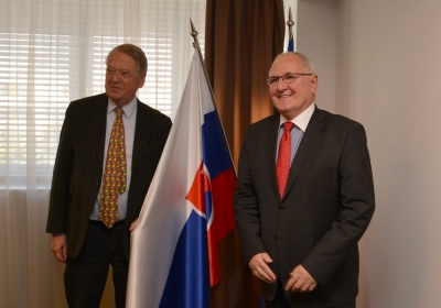 Minister školstva Dušan Čaplovič prijal nemeckého priemyselníka Dr. Arenda Oetkera