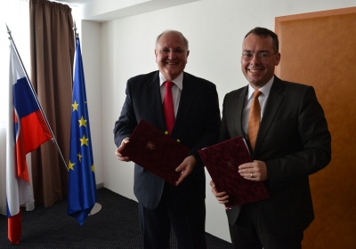 Minister školstva Dušan Čaplovič podpísal dokument o podpore duálneho vzdelávania s nemeckou stranou