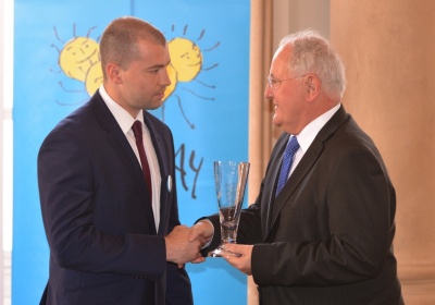 Minister školstva Dušan Čaplovič odovzdal Cenu Jána Popluhára hokejistovi Tomášovi Slovákovi