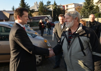 Ministerstvo školstva rozdalo autá