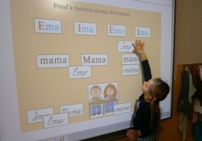Slovenskí učitelia zahadzujú kriedy. Vo viac ako dvetisíc triedach sa učí digitálne