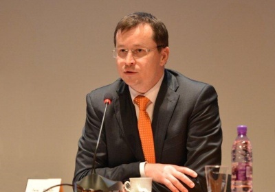 Riaditelia musia dávať väčší pozor na to, koho vpustia do tried