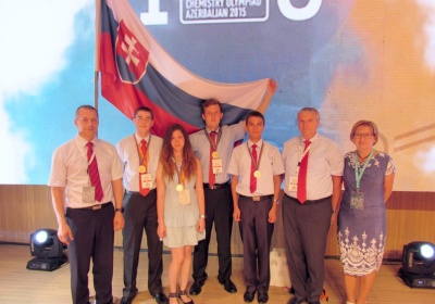 Slovenskí gymnazisti priniesli z Baku cenné kovy
