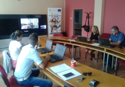 Pracovníci v oblasti vzdelávania a výchovy sa zdokonalia v jazykoch