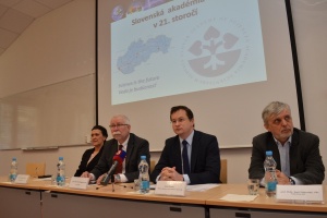 Tlačová konferencia ministra školstva Juraja Draxlera a vedenia SAV