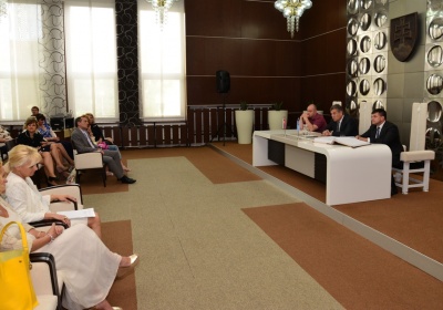 Minister Peter Plavčan diskutoval v Nitre s riaditeľmi tamojších škôl