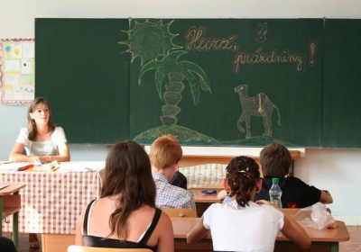 Žiakov čakajú po prevzatí vysvedčení dvojmesačné prázdniny