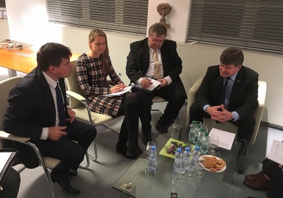 Minister školstva rokoval so školskými odborármi o ďalšom zvyšovaní platov učiteľov