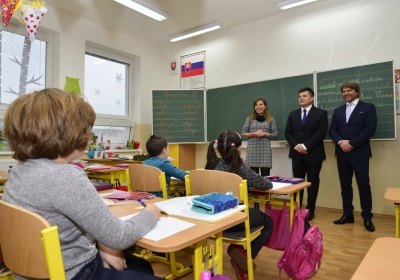 Minister školstva Peter Plavčan otvoril prístavbu ZŠ v Kráľovej pri Senci