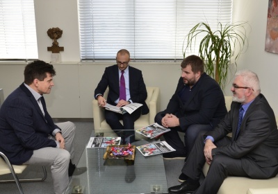 Minister Peter Plavčan prijal zástupcov triatlonistov