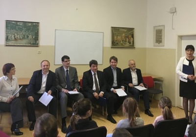 V školách sa uskutočnilo spoločné čítanie rozprávky po slovensky i v rôznych jazykoch národnostných menšín