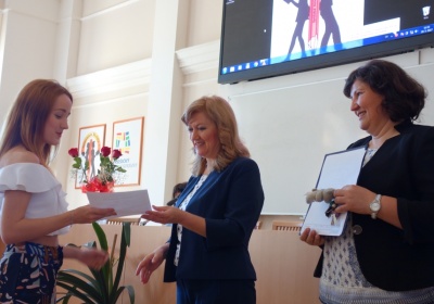 Štátna tajomníčka Oľga Nachtmannová zavítala medzi maturantov v Spišskej Novej Vsi