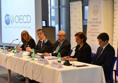 Štátna tajomníčka Oľga Nachtmannová diskutovala o školstve s generálnym tajomníkom OECD Angelom Gurríom