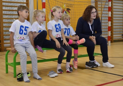 Ministerka Martina Lubyová prišla povzbudiť prvákov počas testovania pohybových predpokladov