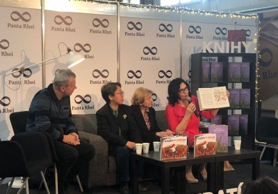 Ministerka školstva Martina Lubyová navštívila knižný veľtrh Bibliotéka
