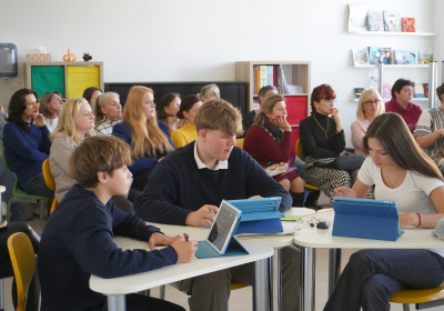 AI deň sukromna-spojena-skola