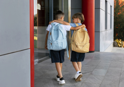 kids-getting-back-school-together