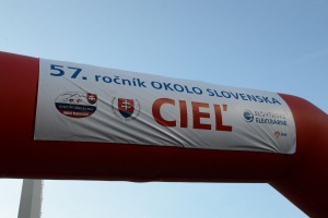 Vyhlásenie výsledkov medzinárodných cyklistických pretekov 4. etapy Okolo Slovenska v Bratislave