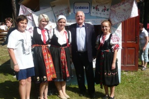 Minister školstva Dušan Čaplovič na Medzinárodnom folklórnom festivale v Myjave
