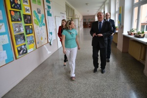 Minister školstva Dušan Čaplovič na neohlásenej návšteve Základnej školy s materskou školou Bošáca