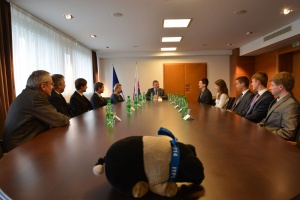 Minister Peter Pellegrini osobne zablahoželal úspešným mladým fyzikom 