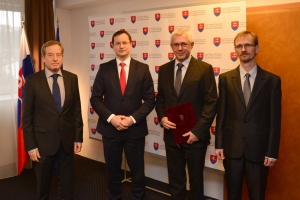 Slávnostné odovzdanie Ceny M.R. Štefánika za najväčší prínos bilaterálnej francúzsko-slovenskej vedecko-technickej spolupráce za rok 2015