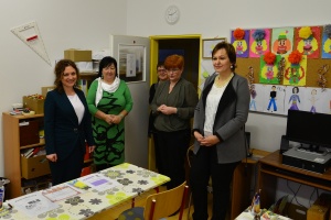 Štátna tajomníčka Romana Kanovská odovzdala polročné hodnotenia žiakom dvoch trnavských škôl
