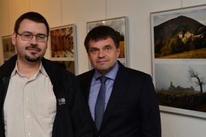 Minister školstva Peter Plavčan na výstave fotografií stredovekých kostolov Slovenska