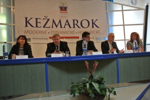 Štátny tajomník Peter Krajňák na pracovnom stretnutí s riaditeľmi škôl v Kežmarku
