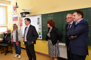 ZŠ, Malokarpatské námestie 1 s podpredsedom vlády a ministrom financií SR Petrom Kažimírom
