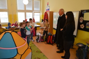 Minister školstva na neohlásenej návšteve na Základnej škole v Seredi