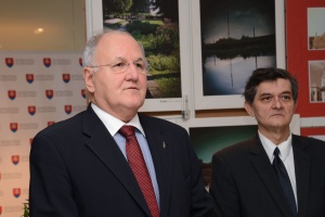Minister školstva, vedy, výskumu a športu SR Dušan Čaplovič a predseda Slovenskej agentúry na podporu zdravotne postihnutých občanov SR Arpád Bendik.