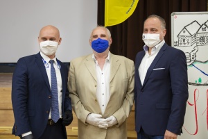 Návšteva na Gymnáziu Ladislava Novomeského a Základnej školy ul. Borodáčová 2 v Bratislave